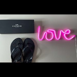 coach flip flops 🖤